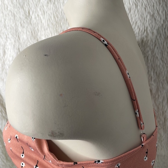 Cropped Tank Top With Ruched Front - Picture 3 of 5